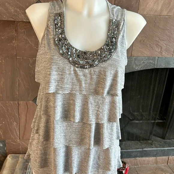 Women’s ruffle tank top sleeveless lavish medium - Picture 1 of 4